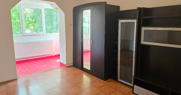 Vand apartament 2 camere in Deva, zona Progresul, etaj 1, bloc de 3