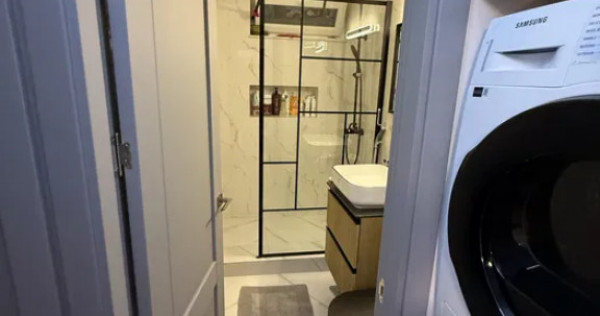 Apartament cu 3 camere decomandate Zona Ultracentrala