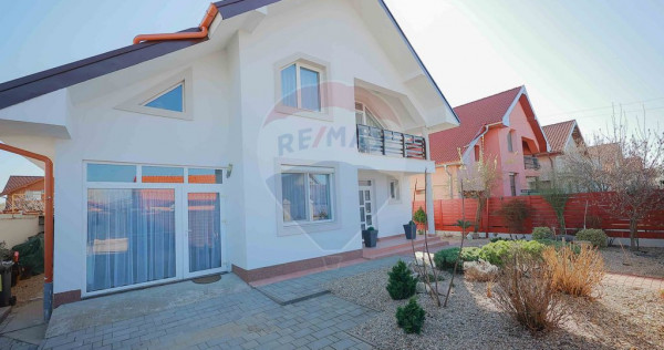 Casă cu 5 camere de v&acirc;nzare &icirc;n zona Episcopia Bihorului