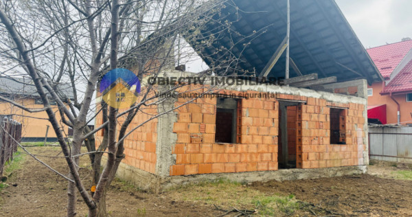 Casă la roșu-construcție solidă din cărămidă – Dumb