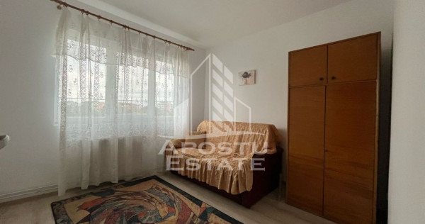 Apartament cu 3 camere, decomandat, etajul 2 , centrala p...