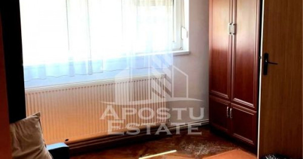 Apartament cu 2 camere ,centrala proprie,etaj intermediar...