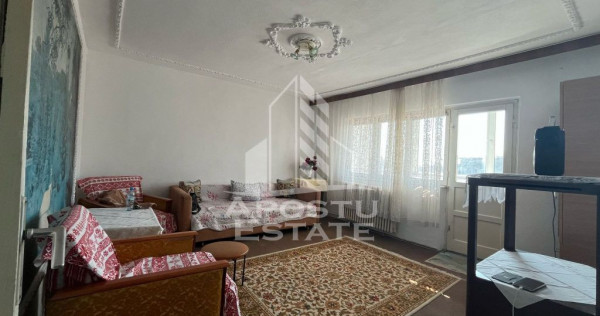 Apartament cu 3 camere, decomandat, situat in zona Sagului