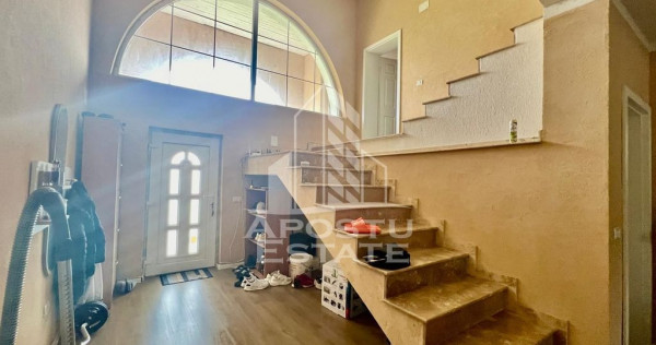 Jumatate de duplex cu 6 camere in Mosnita Noua, la asfalt...