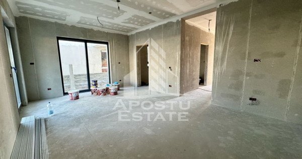 Duplex cu 5 camere, despartit prin camera tehnica, finisa...