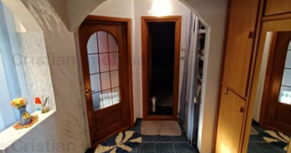 Super 2 cam conf 1 Decomandat 52 mp Radu Negru - Capatul lui