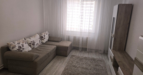 Vand garsoniera in Deva, zona Progresul, parter, mobilata, utilata