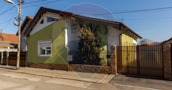 Casă SPATIOASA de vanzare in zona semicentrala