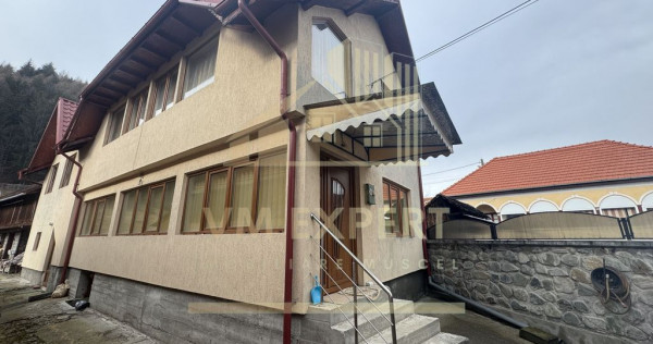 VILA 5 CAMERE, TEREN 600 MP, RUCAR