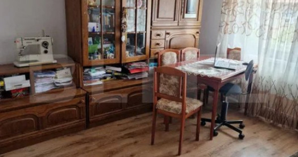 Apartament de vanzare cu 3 camere, 76 mp utili, zona Carpati