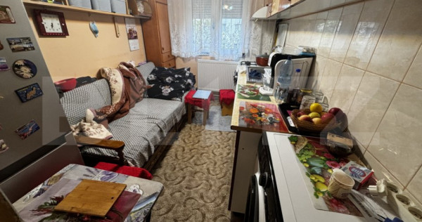 Apartament de vanzare, cu 3 camere, 48 mp, zona Micro 14