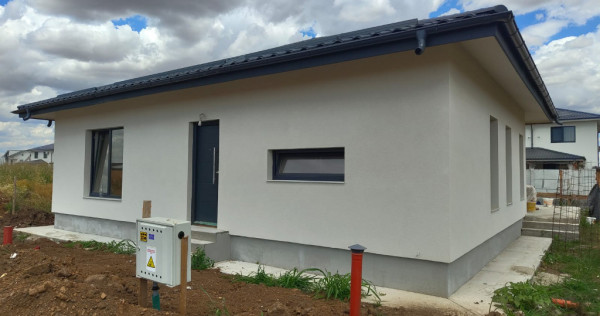 Casa individuala - 4 camere - 2 bai - 107 mp utili