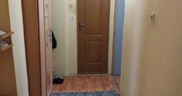 Apartament 3 camere, zona C. R. Vivu