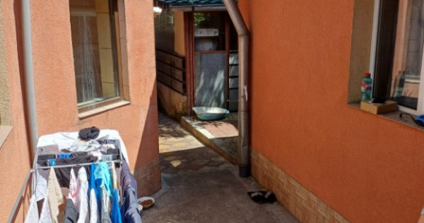 PalaS Mall - nou - casă 4 camere plus anexe- Garaj -