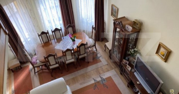 Casa de vanzare, 400 mp, zona Paulesti