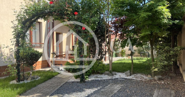 Casa cu 5 camere de vânzare in zona Centrala, Oradea