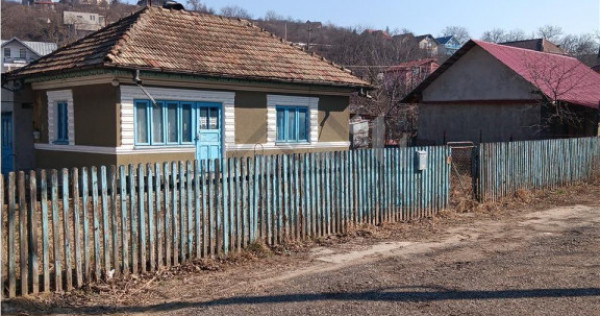 Bucium Han Trei Sarmale teren 800mp cu casa batraneasca