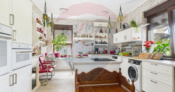 Casa pasiva autonoma Peris Cocioc 380 mp utili P+M teren ...