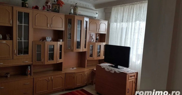 1 camera in zona Aeroportului