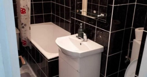 1 camera langa Facultatea de Medicina