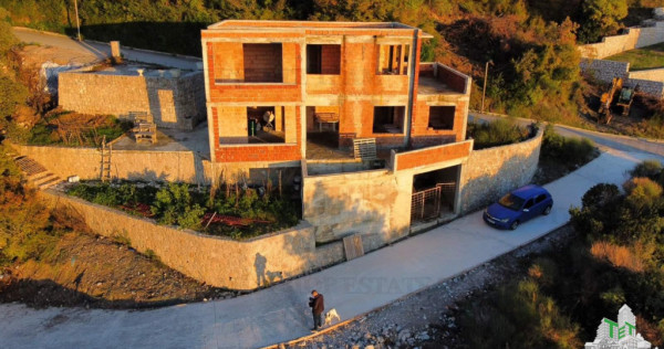 Casa de in Budva Muntenegru