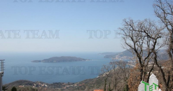 Teren de in Budva Muntenegru