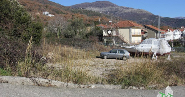 Teren de in Herceg-Novi Muntenegru