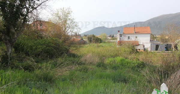 Teren de in Kotor Muntenegru