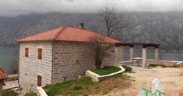 Casa de in Kotor Muntenegru