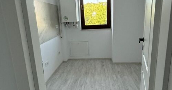 APARTAMENT DE 44 MP, LA 2 STATII DE PODU ROS