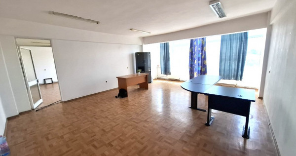 De închiriat: 2 birouri spațioase – 82 mp utili (zona str. Republicii)