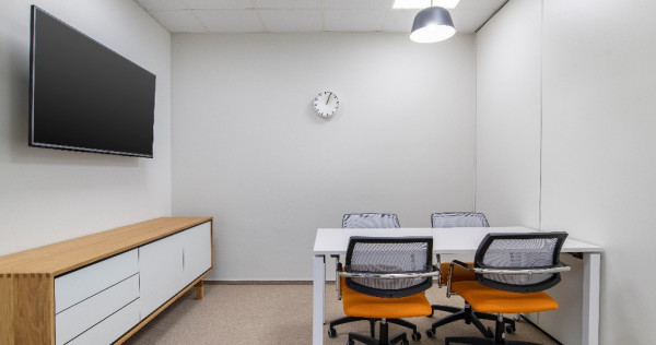 Spațiu de birou tip open-plan pentru 10 persoane în Regus Central