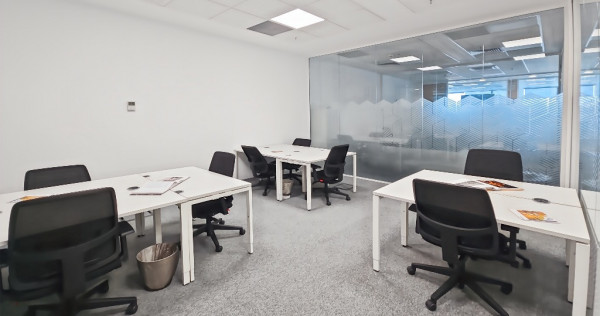 Acces nelimitat la spațiu de birou în plan deschis pentru 10 persoane