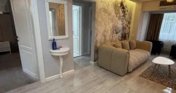 Apartament 4 camere de vanzare, situat in zona Inel II-Cons