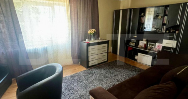 Apartament de vanzare, cu 2 camere, 54 mp, decomandat, zona