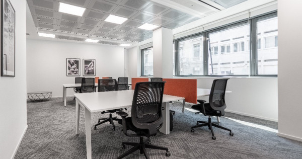 Alăturați-vă unui mediu de co-working cooperativ în Regus Hermes