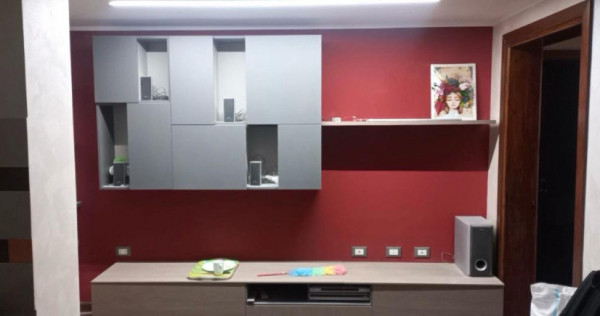 Apartament 2 camere, decomandat - zona Tractorul