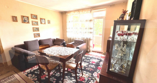 Apartament de 4 camere,zona Complex Bulevard