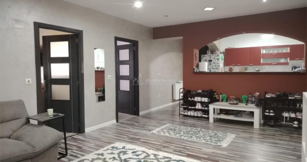 Vila cu piscina situata intr un cartier rezidential la 14 km