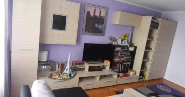 Apartament cu 3 camere in zona Lipovei