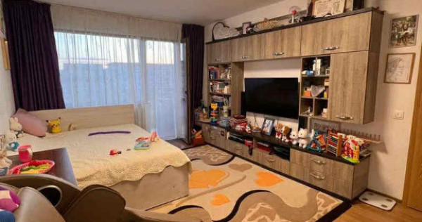 Apartament 2 camere, decomandat - zona Tractorul