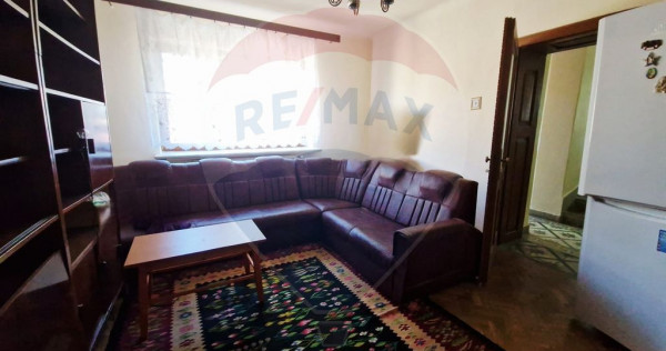 Casă / Vilă str. Ana Ipatescu S+P+1 , 5 camere , teren ...