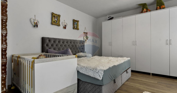 Casă complet renovata cu teren 648 mp de vanzare in Grad...