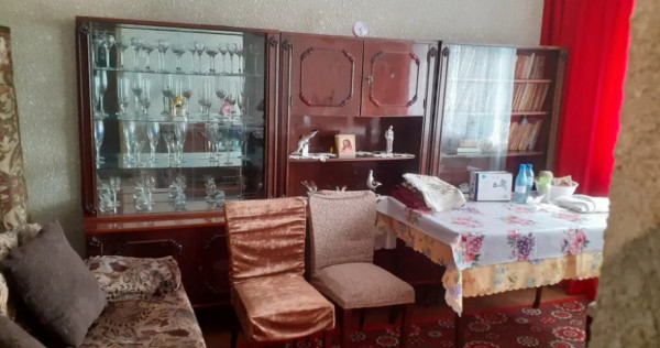 Apartament cu 2 Camere Decomandate Zona George Enescu Curcubeu