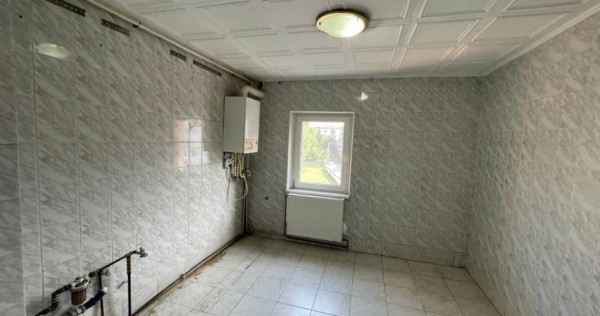 Apartament 3 camere spatioase, usor accesibile, zona Garii