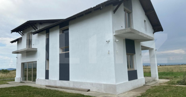 Casa individuala noua cu priveliste panoramica, 5 camere, te