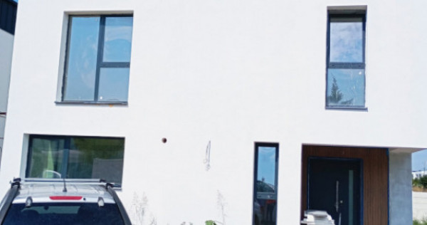 Vila Tunari str. Paris, 5 camere, curte 300 mp, 400 mp cons