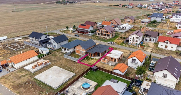 Casă nefinisata la sol in F&acirc;nt&acirc;nele, cartier nou Comsi...