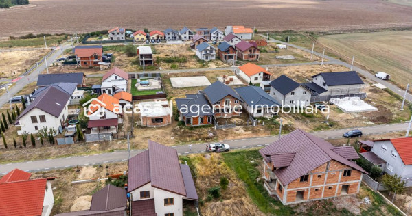 Casă nefinisata la sol in F&acirc;nt&acirc;nele, cartier nou Comsi...