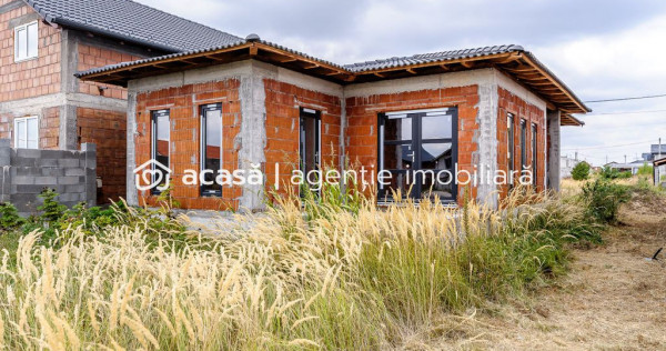 Casă nefinisata la sol in F&acirc;nt&acirc;nele, cartier nou Comsi...